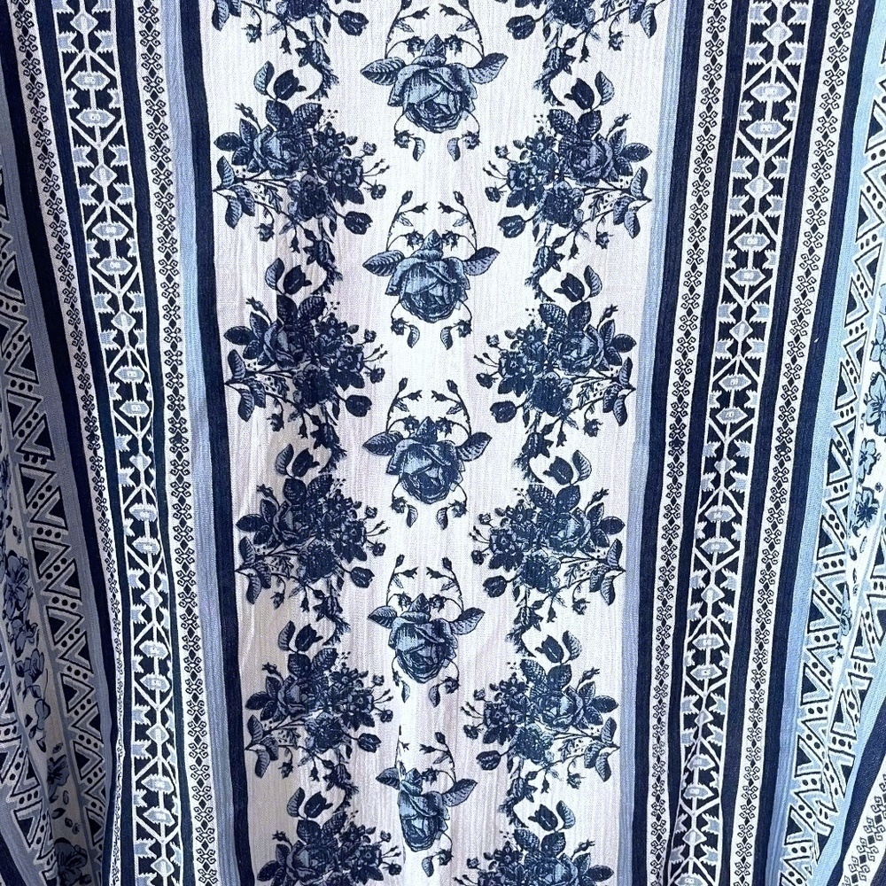 Miami White & Blue Striped & Floral Blouse Size Small